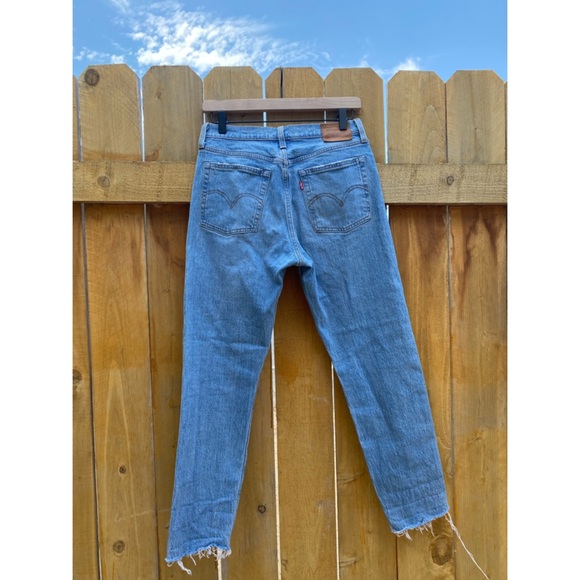 Levi’s Wedgie Jeans - Picture 2 of 3